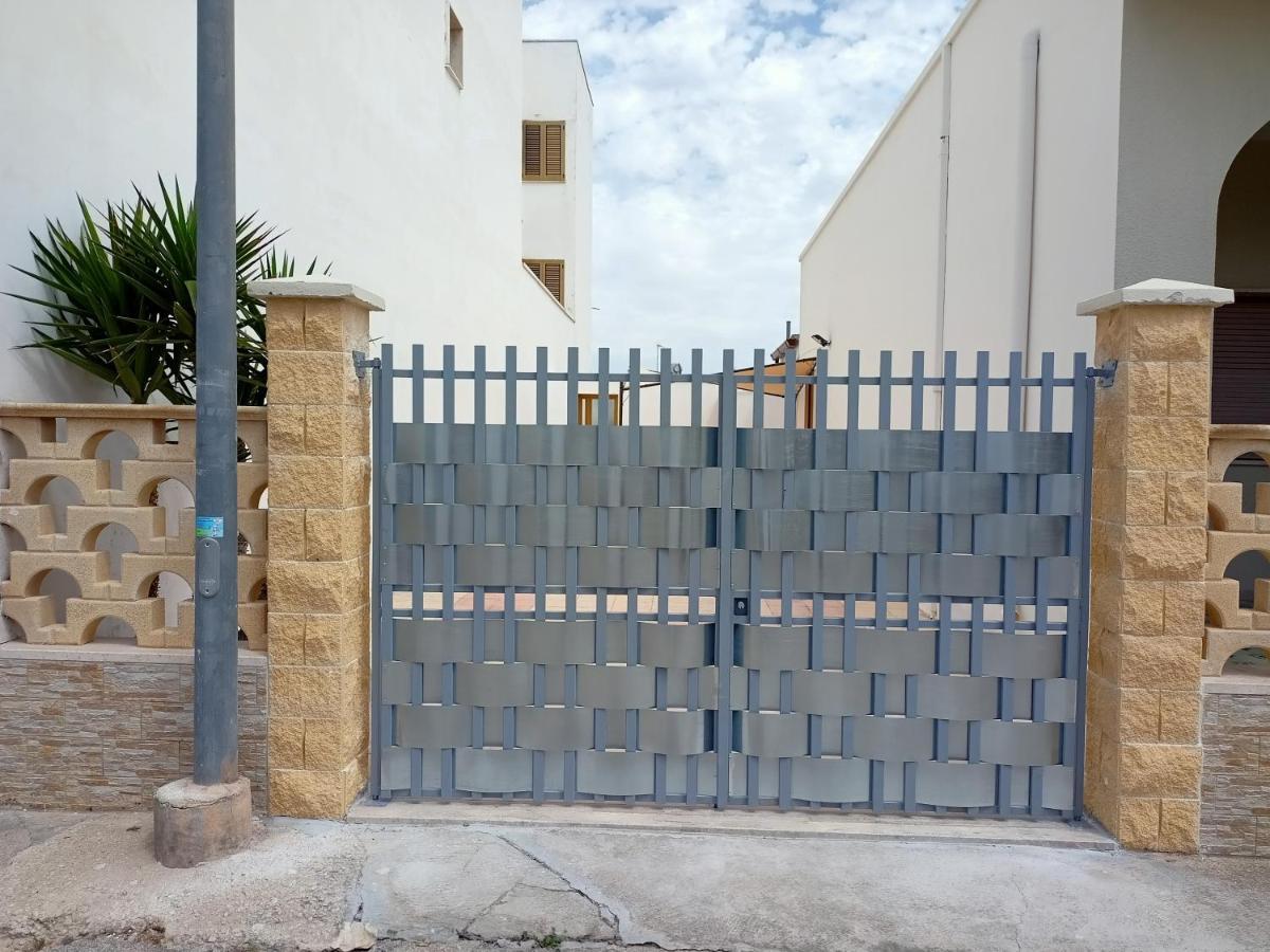 Casa Vacanze Da Lui' Torre Lapillo Exterior photo